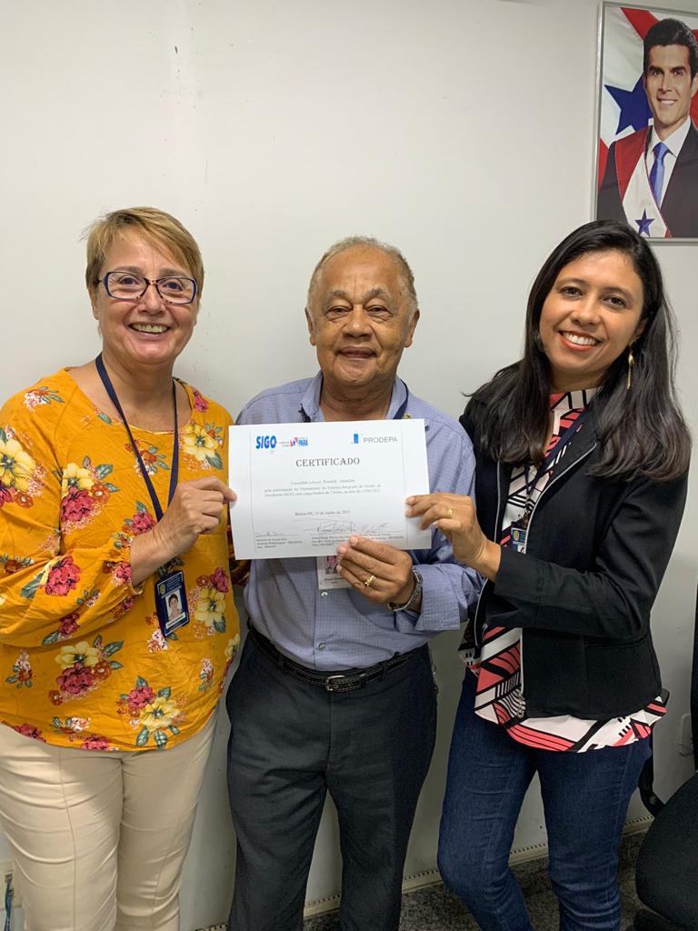 Entrega de certificados após o treinamento do SIGO a JUCEPA